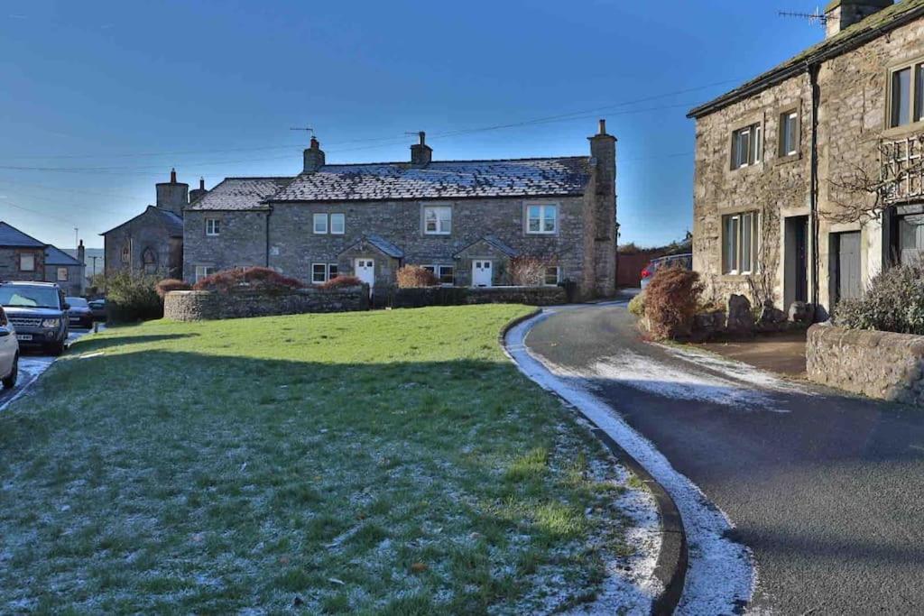 Charming Dog-Friendly Yorkshire Dales Cottage, Austwick Exterior foto